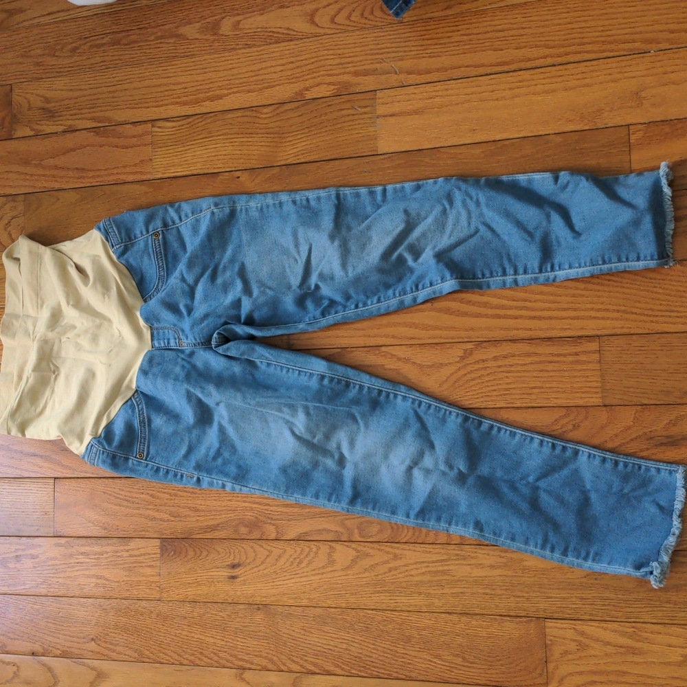 Size 2 maternity stretchy soft denim jeans capris never wore